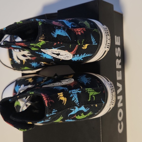 Converse Dinosaur Print Sneakers – Size 13.5 🦖 Fun & Unique | Classic Comfort | - Picture 6 of 8